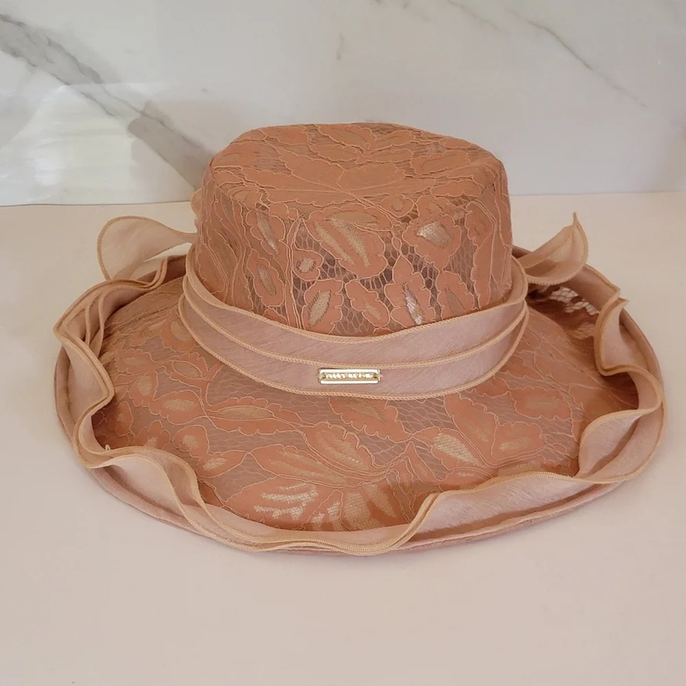 Ellen Tracy | Lace Leaf prin sewn hat